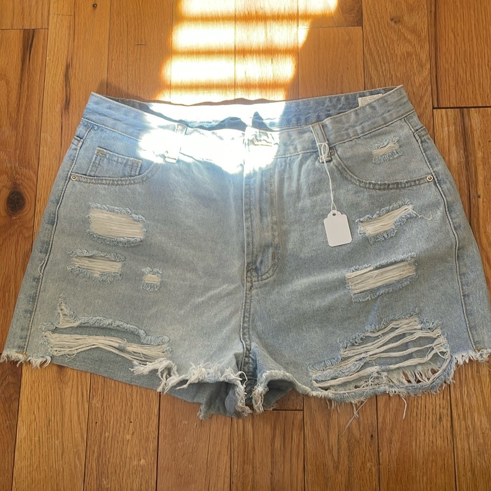 Light jean shorts